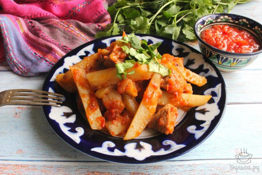 Азу по-татарски с солеными огурцами