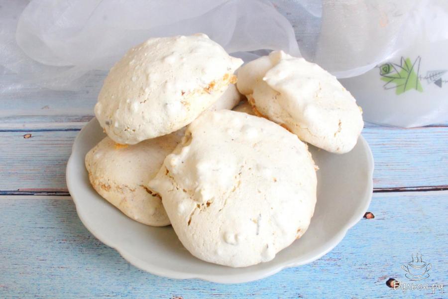 Забытое печенье-безе с орехами и шоколадом