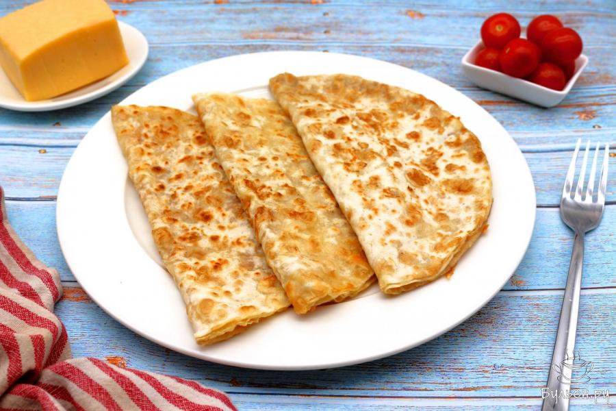Жареный лаваш на воде с сыром