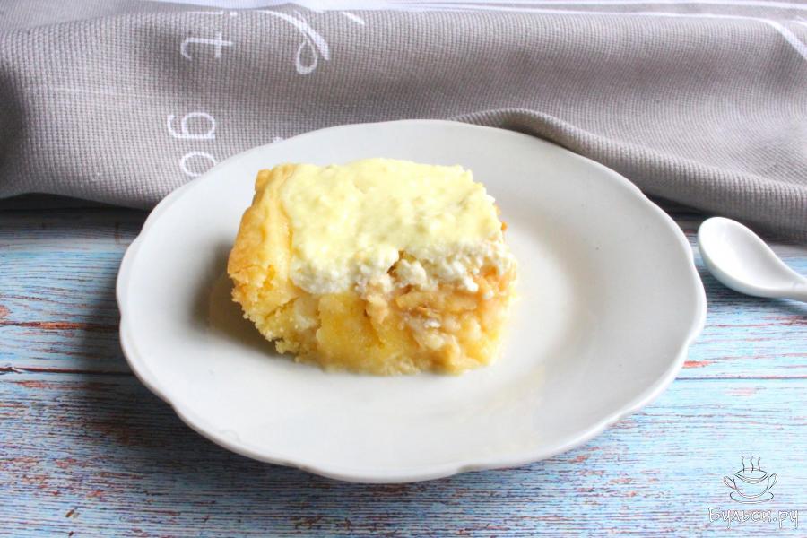 Открытый пирог с яблоками и творогом