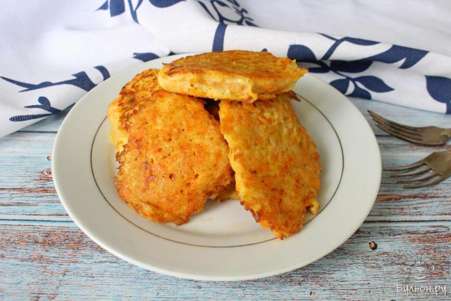 Морковные оладьи с манной крупой