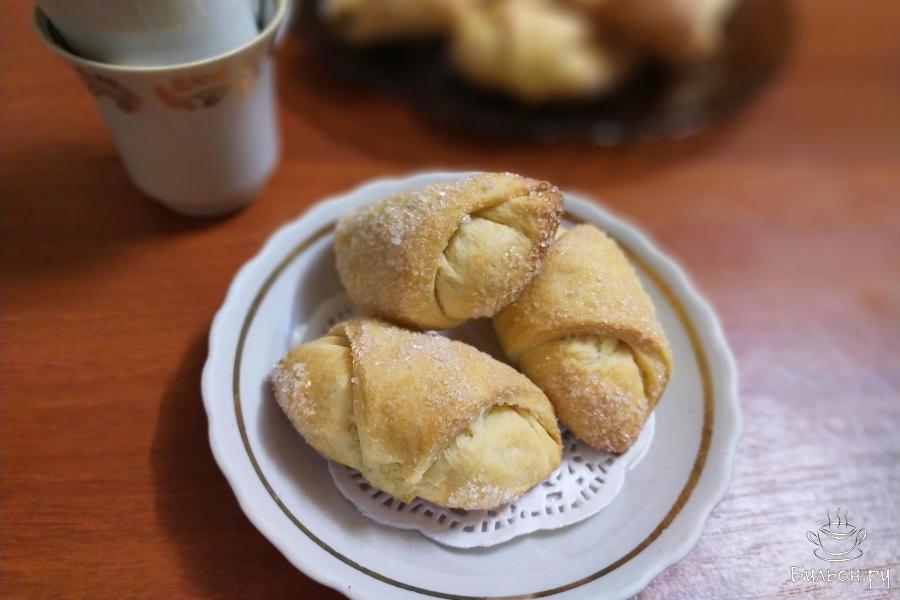 Рогалики с вареньем на песочно-дрожжевом тесте