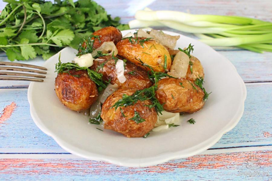 Молодой картофель с салом