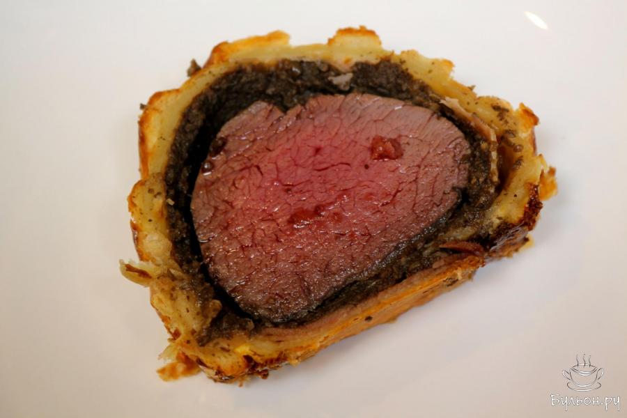 Говядина Веллингтон с пармской ветчиной