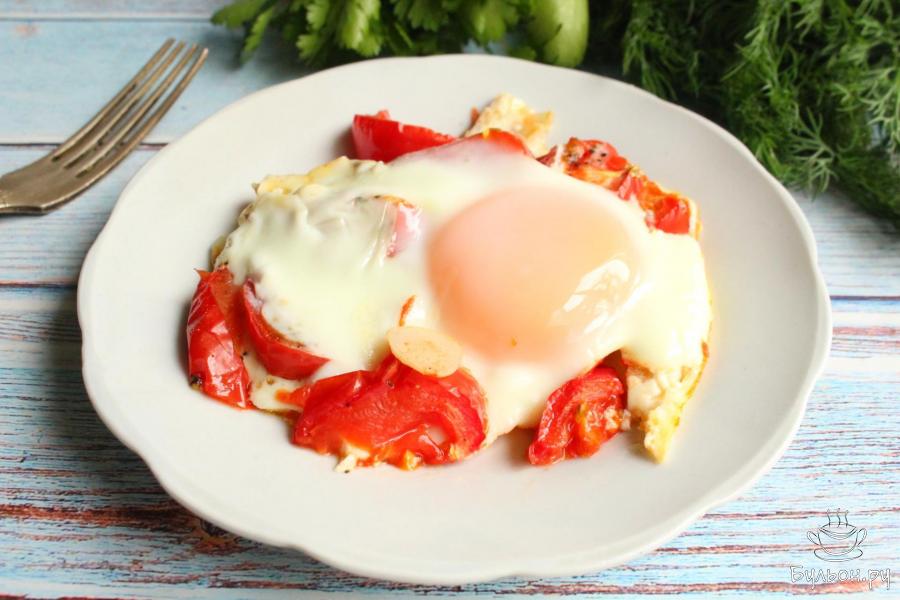 Крымская яичница с помидорами в духовке
