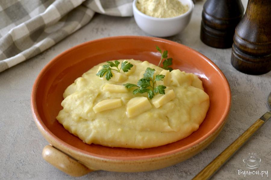 Полента из кукурузной муки с сыром