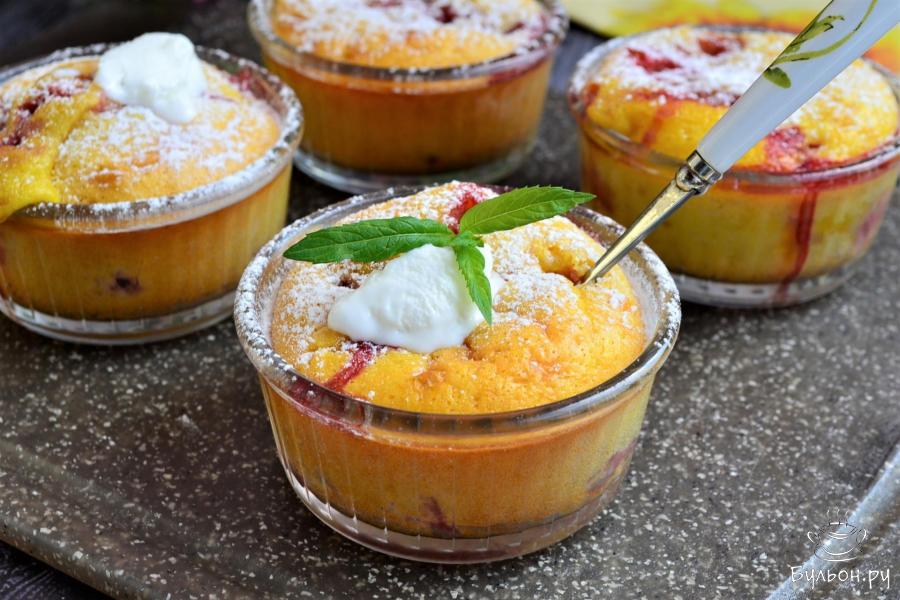 Клафути с клубникой