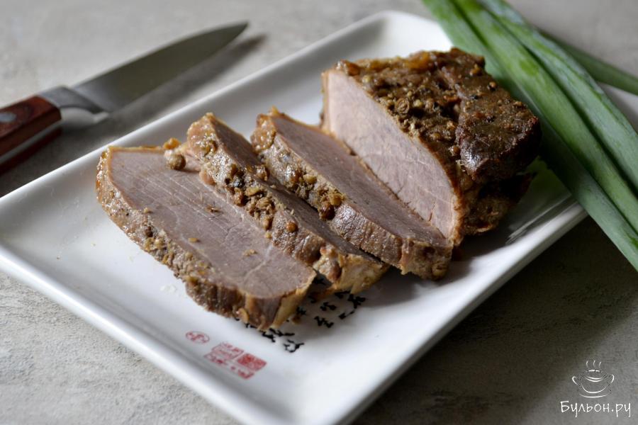 Говядина, маринованная в соевом соусе, запеченная в рукаве