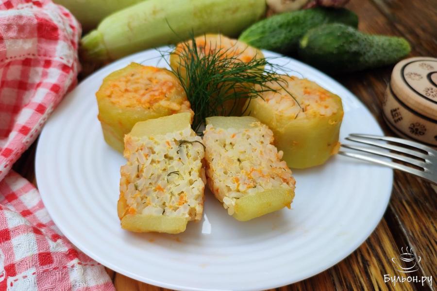 Постные фаршированные кабачки с рисом