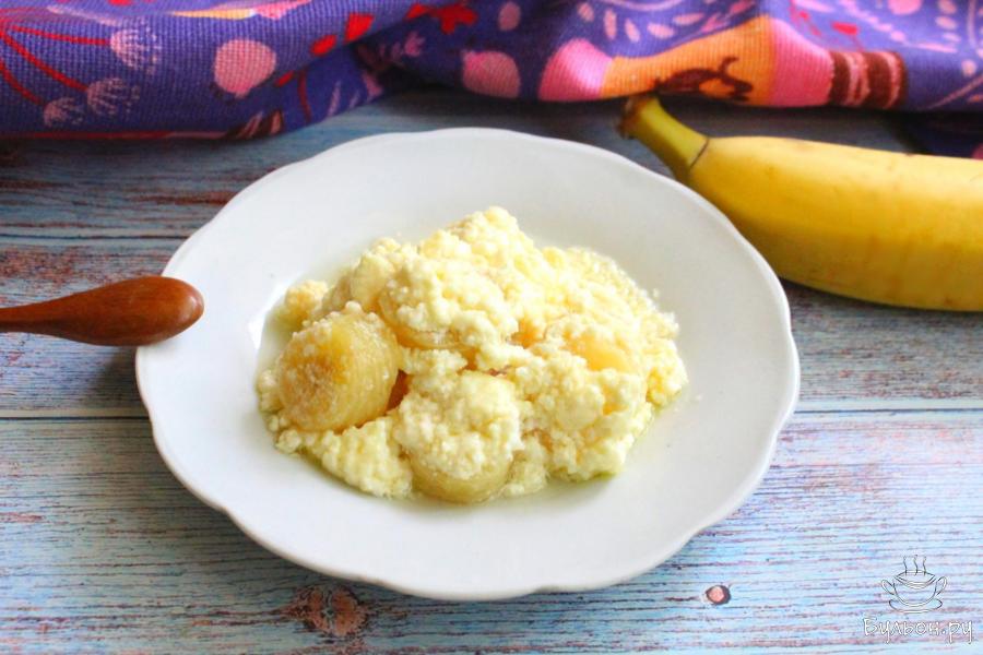 Запеченные бананы под творогом