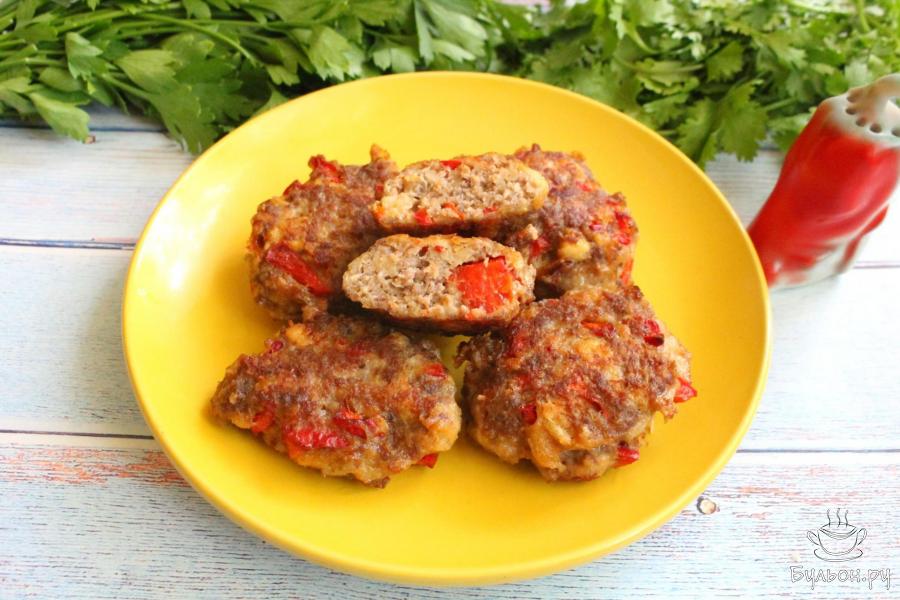 Котлеты из говяжьего фарша со сладкими перцами