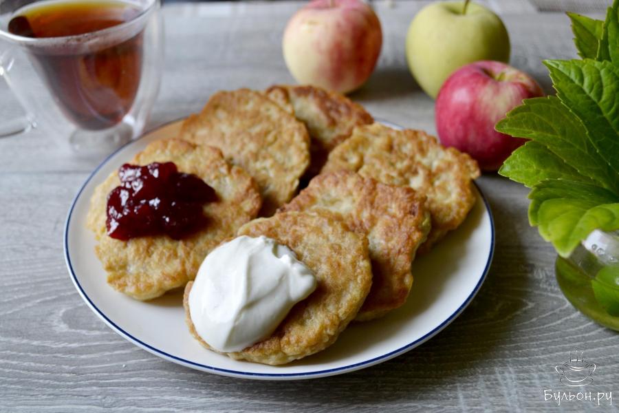 Оладьи на кефире с яблоками без яиц