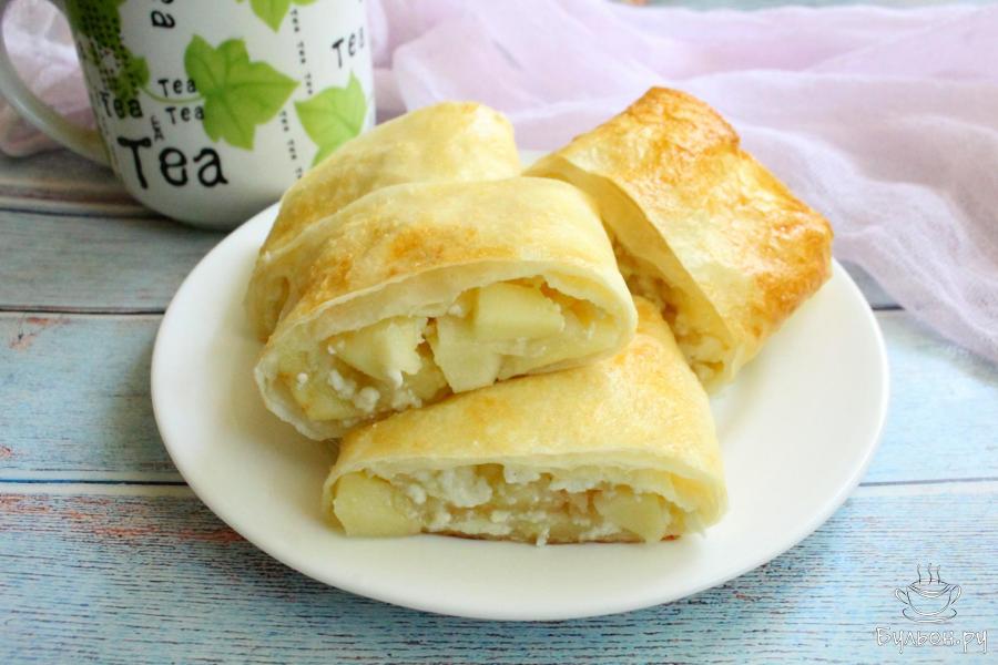Ленивый штрудель из лаваша с яблоками и творогом