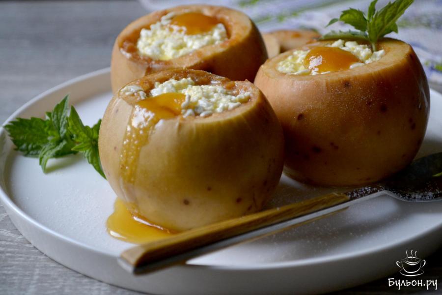 Яблоки, запеченные с творогом в мультиварке