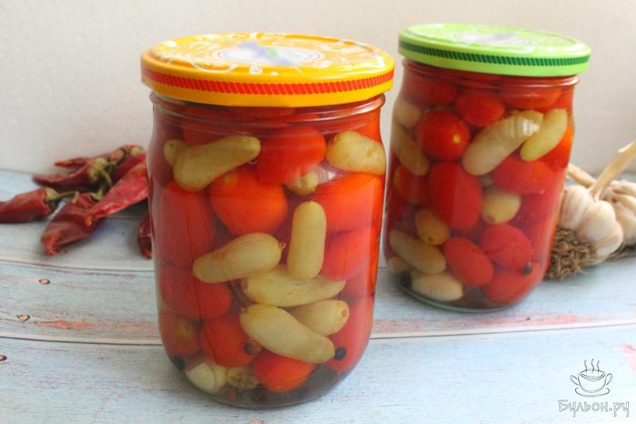 Маринованные помидоры черри с виноградом на зиму