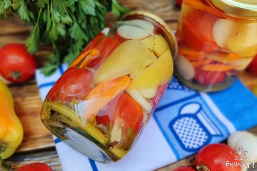 Консервированные помидоры с морковью, луком и перцем
