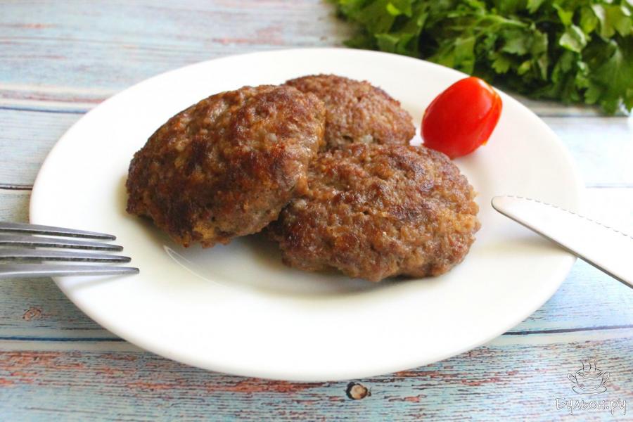 Плескавица - сербская котлета из маринованного фарша