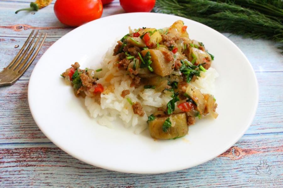 Рис с фаршем и овощами