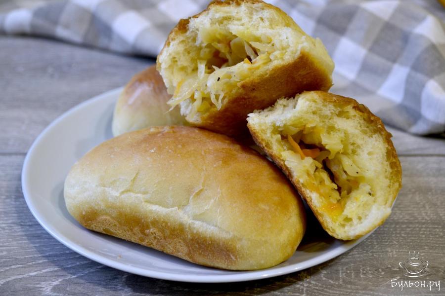 Пирожки с тушеной капустой из готового дрожжевого теста