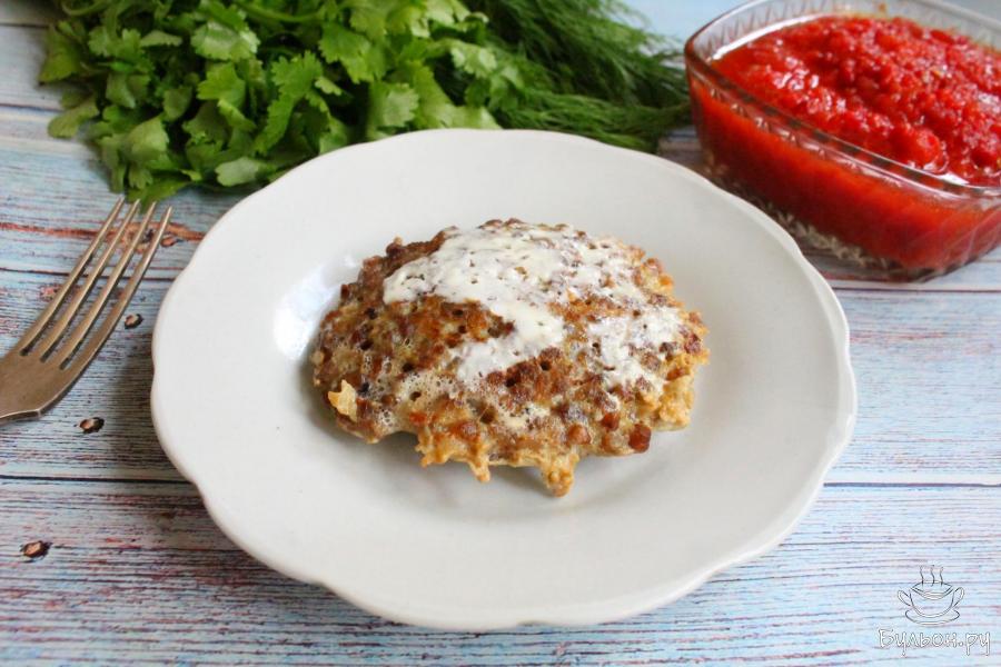 Гречаники с мясным фаршем в сметанном соусе