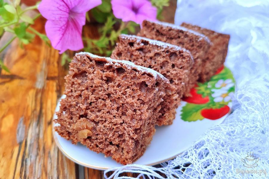 Шоколадная коврижка на кефире с вареньем