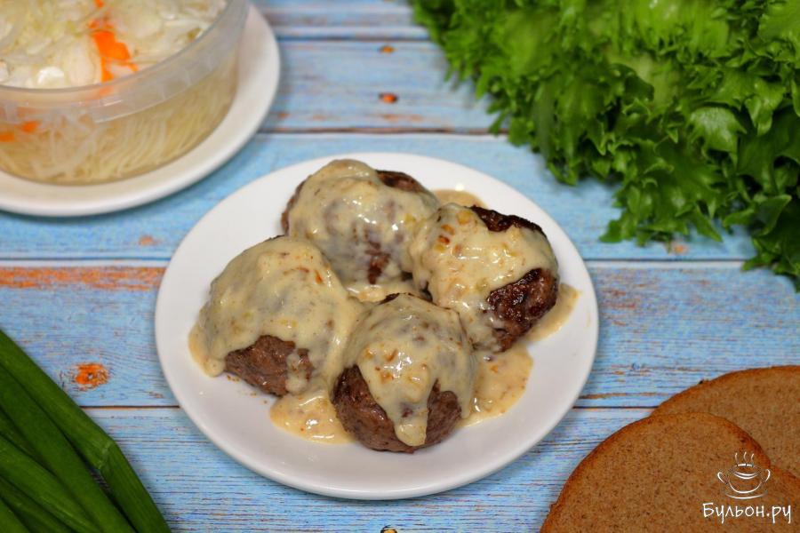 Митболы в молочно-луковом соусе