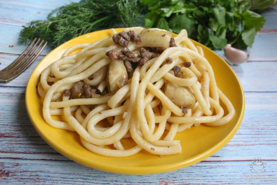 Макароны с мясным фаршем и баклажанами