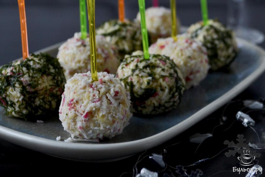 Закуска-шарики из крабовых палочек, сыра и яиц