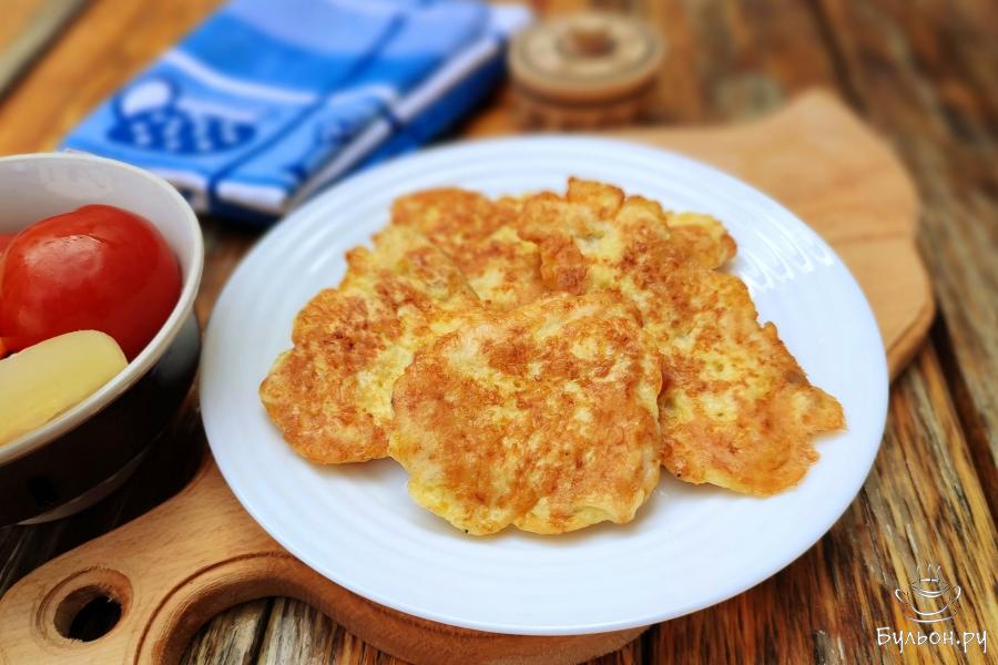Отбивные из куриного филе в сырно-луковом кляре