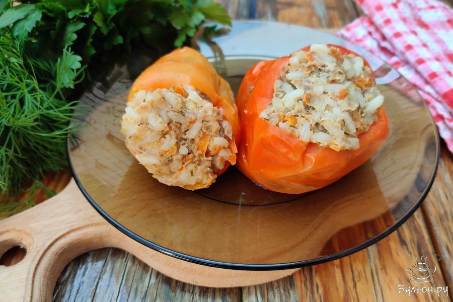 Фаршированный перец с фаршем, рисом и плавленым сыром