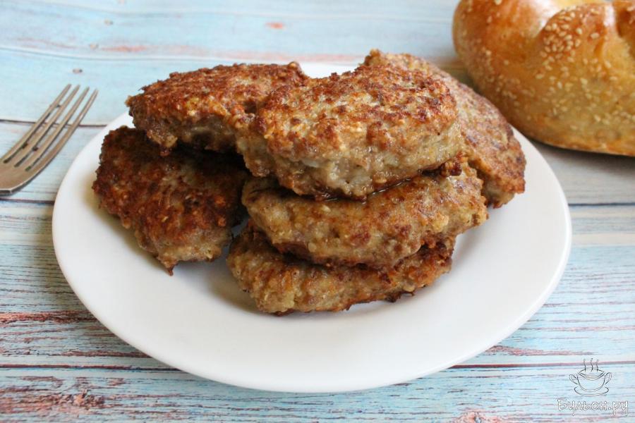 Мясные котлеты с овсяными хлопьями