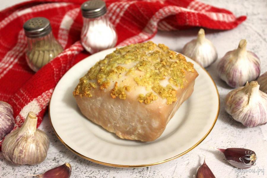 Запеченная свинина под чесночным покрывалом