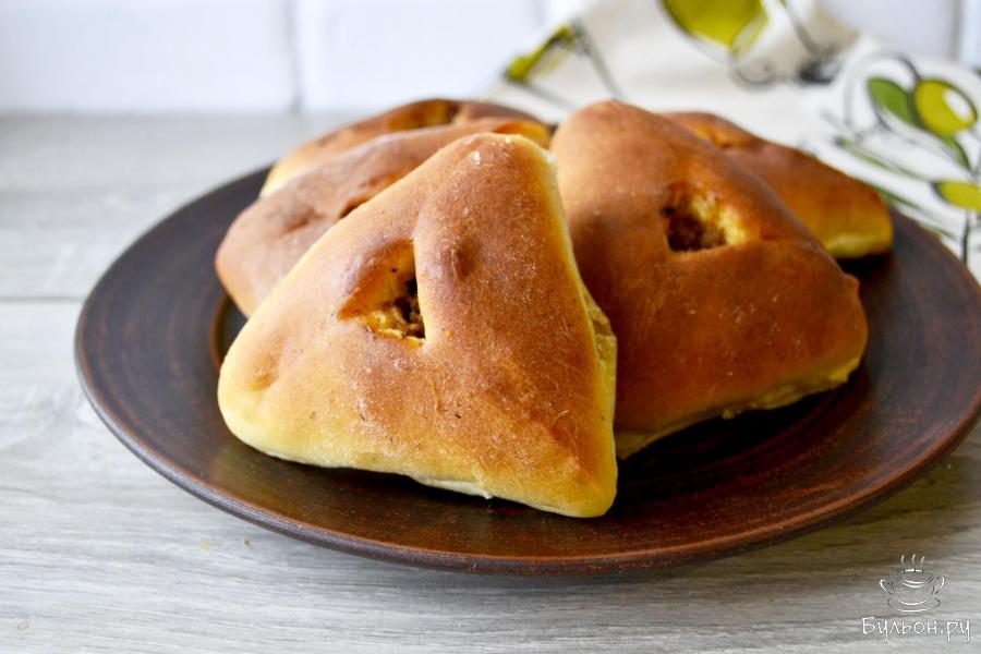 Самса с говяжьим фаршем из дрожжевого теста