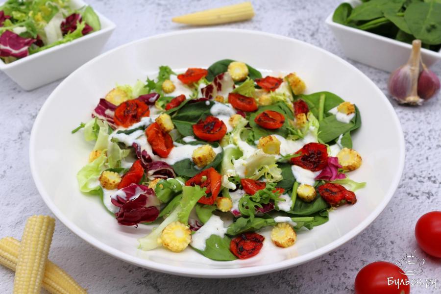 Миксовый салат с жаренными черри