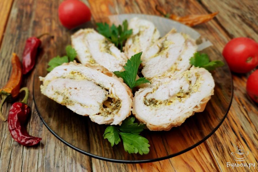 Куриный рулет с сыром и зеленью