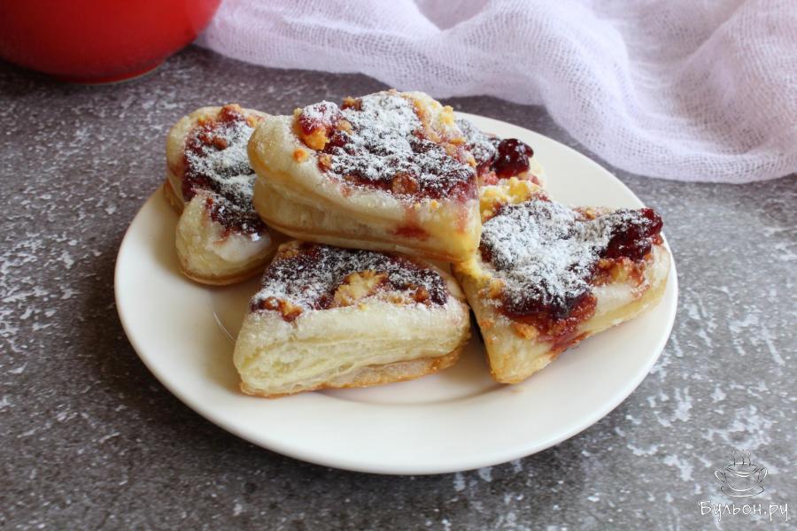 Слойки "Сердечки" с брынзой и джемом ко Дню влюбленных