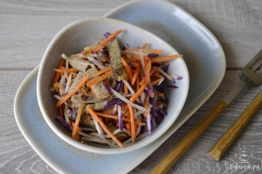 Салат из печени, моркови и редьки