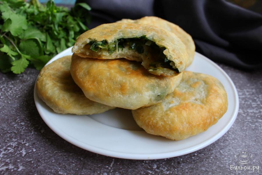 Постные весенние пирожки с зеленью