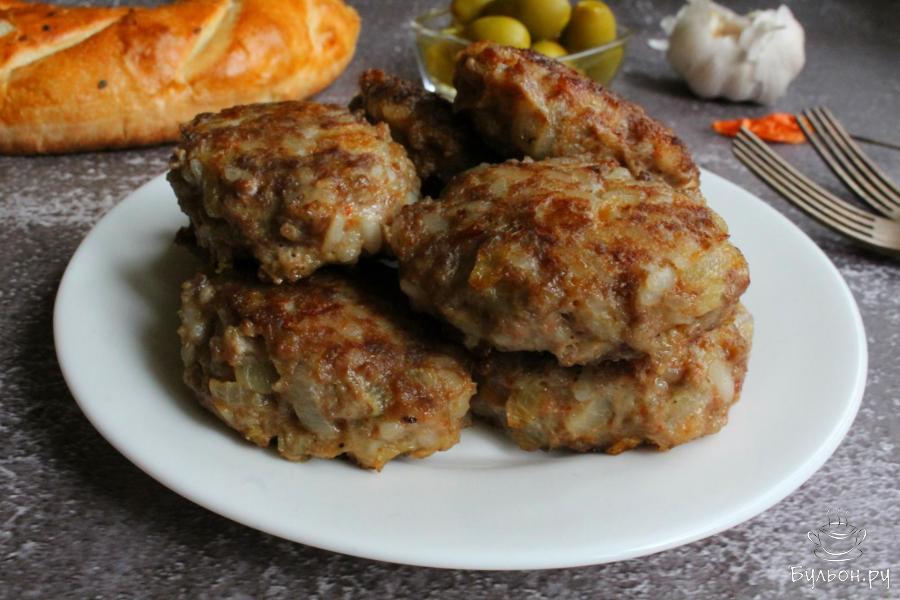 Нежные мясные котлеты с рисом без панировки
