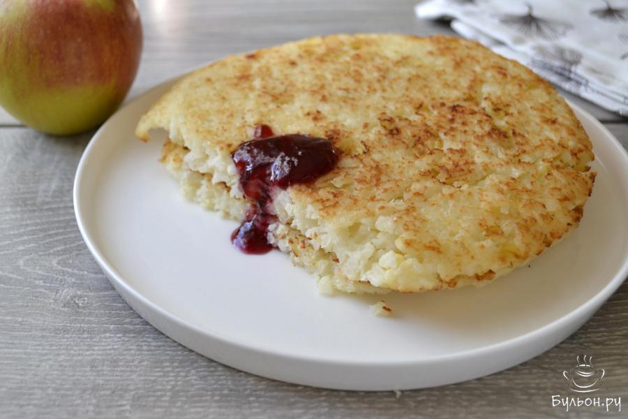 Рисово-творожная запеканка на сковороде