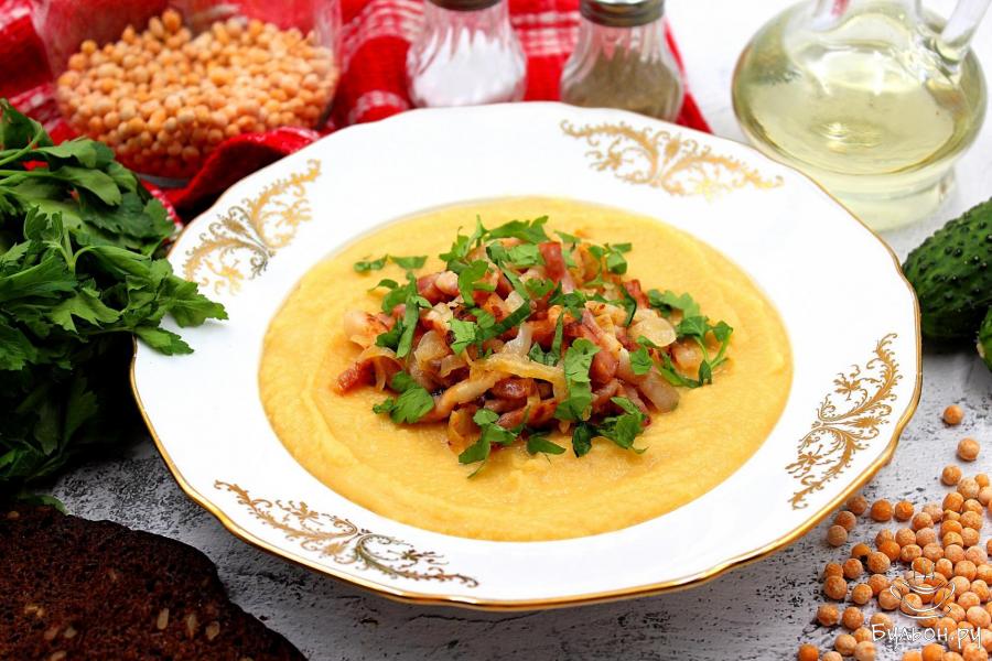 Гороховое пюре с копченостями