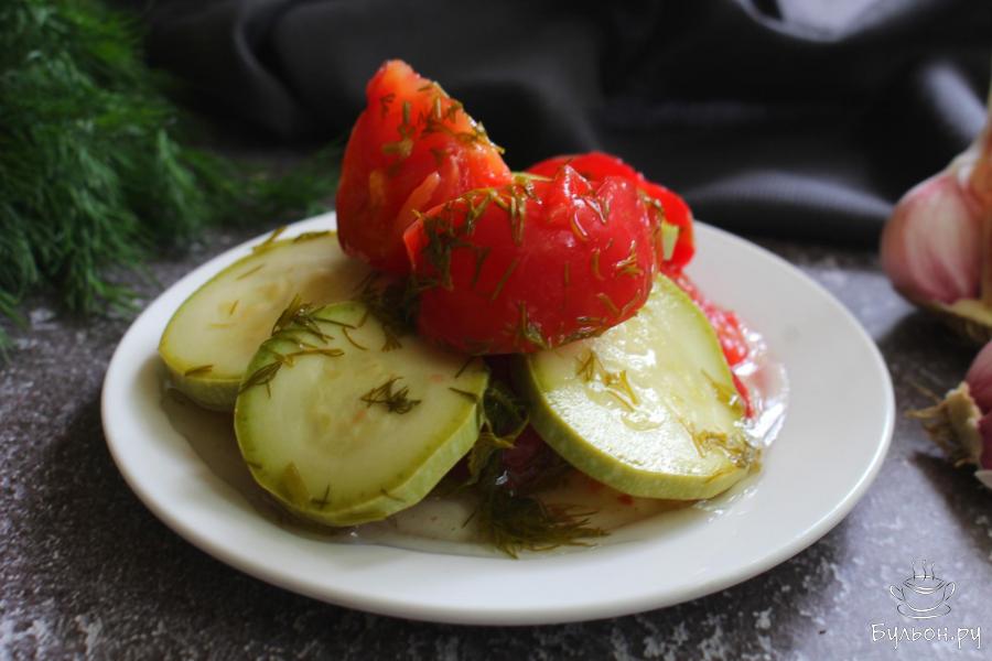 Маринованные кабачки с помидорами