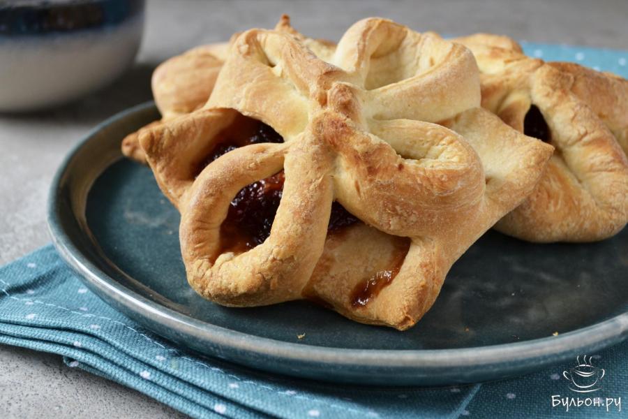 Слойки с джемом из готового слоеного дрожжевого теста