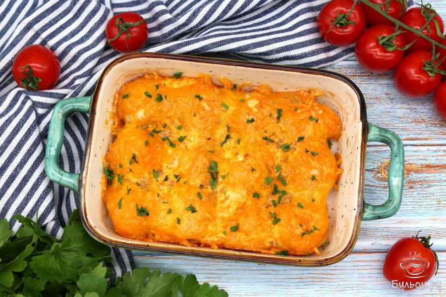 Запеченные пельмени с майонезом и сыром