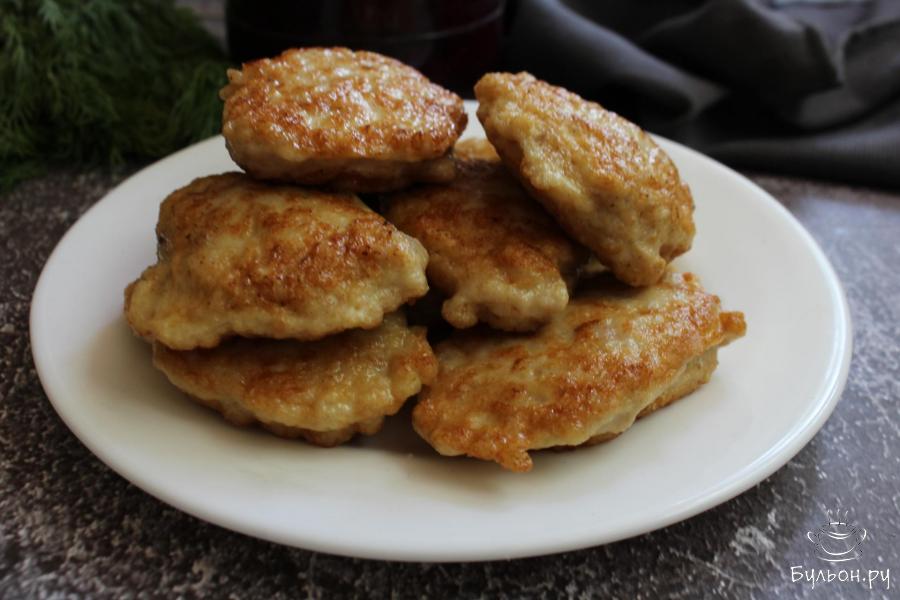 Котлеты из куриного фарша с чесноком и сливочным маслом