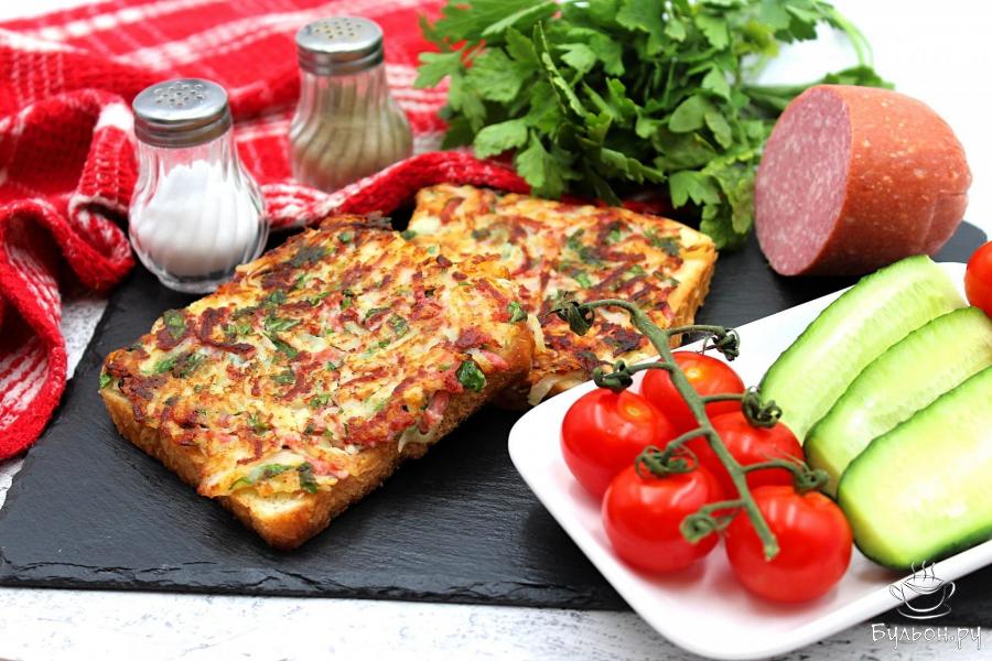 Бутерброды с колбасой и картошкой