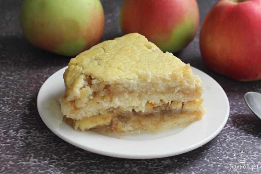 Творожная запеканка с яблочной начинкой