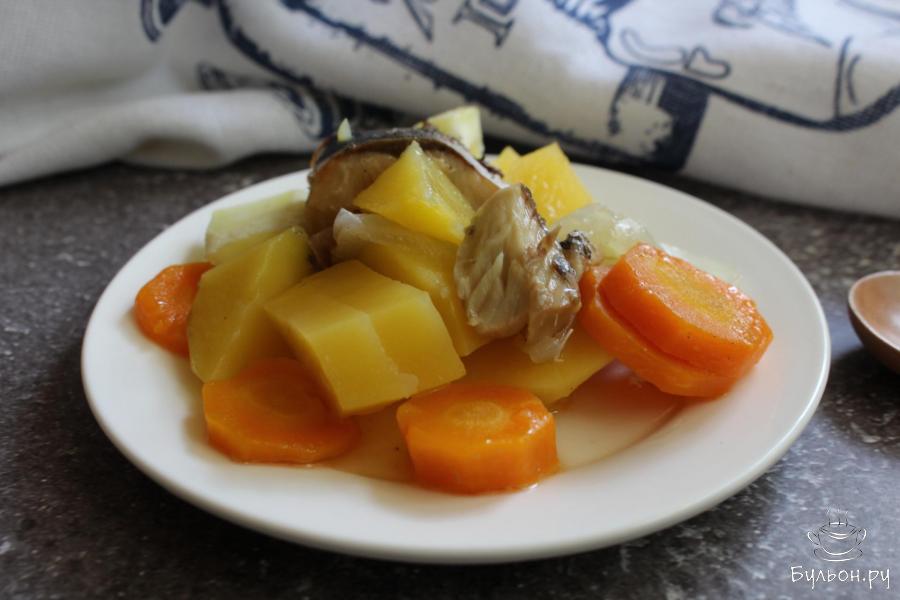 Тушеные овощи с рыбными консервами