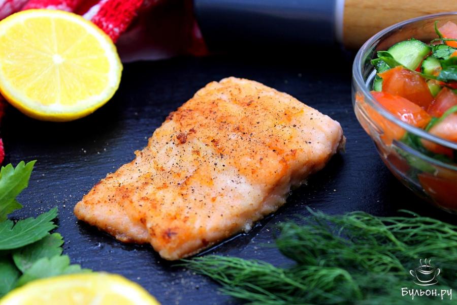 Форель, жаренная на пергаменте