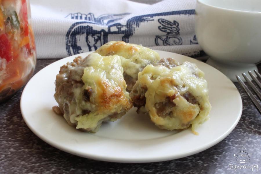 Вареные котлеты с сырной шапочкой в духовке